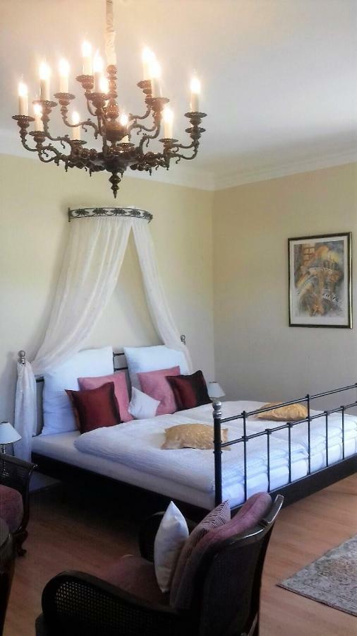 Herrenhaus Kunzwerda Bei Torgau - Aparthotel, Boardinghouse, Wohnen Auf Zeit Eksteriør billede